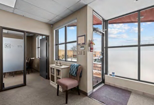 More Photos Of 2145 Dunwin Dr, Mississauga Office For Sale