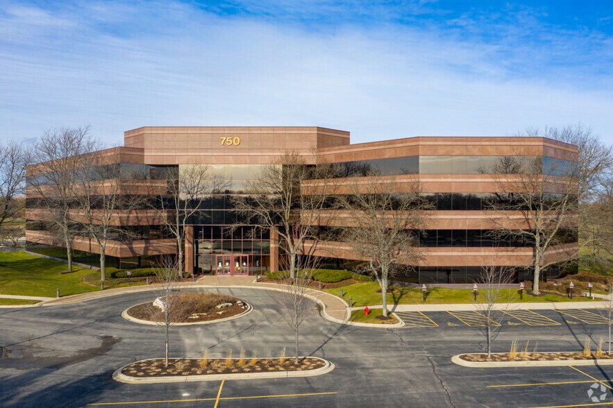 More Photos Of 750 W Lake Cook Rd, Buffalo Grove Office For Lease