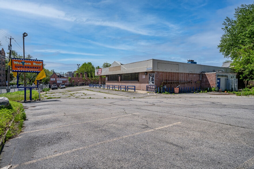 More Photos Of 220-230 S Fulton Ave, Mount Vernon Supermarket For Lease