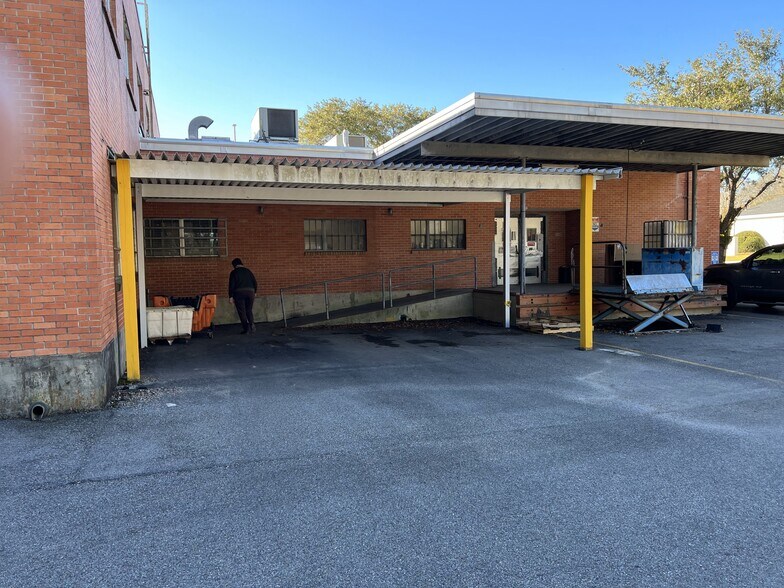 More Photos Of 14 N Third St, Bay Springs Post Office For Sale