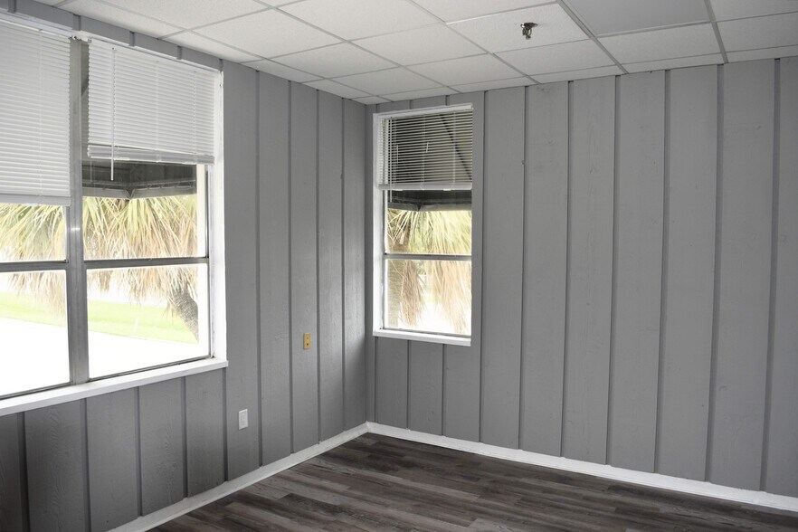 More Photos Of 2400 Silver Star Rd, Orlando Distribution For Sale