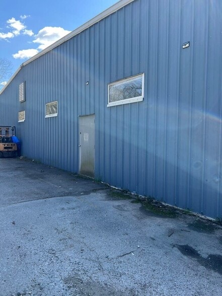 Primary Photo Of 728 Stanton Christiana Rd, Newark Warehouse For Lease