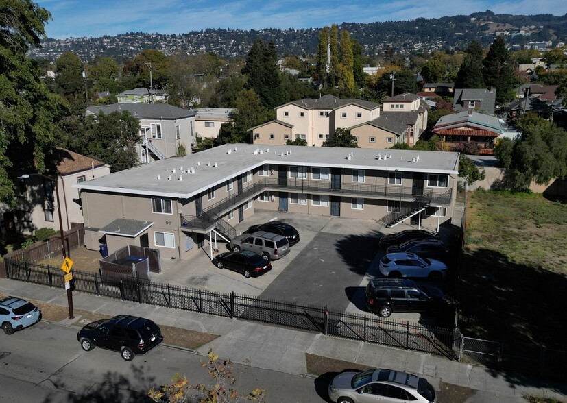 Primary Photo Of 1917 6th St, Berkeley Apartments For Sale