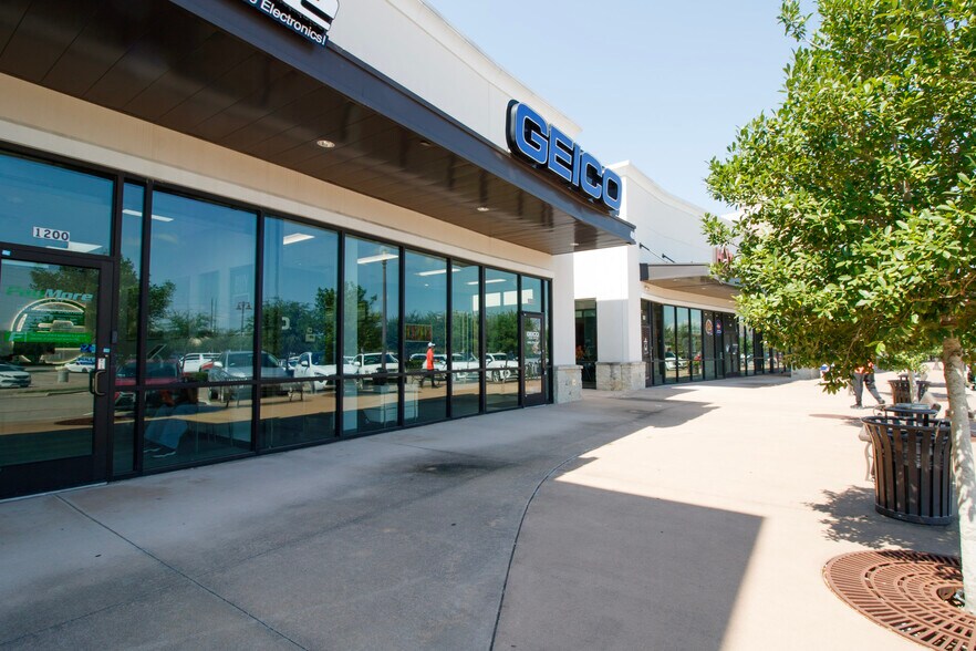 More Photos Of 350-400 Promenade Way, Sugar Land Unknown For Lease