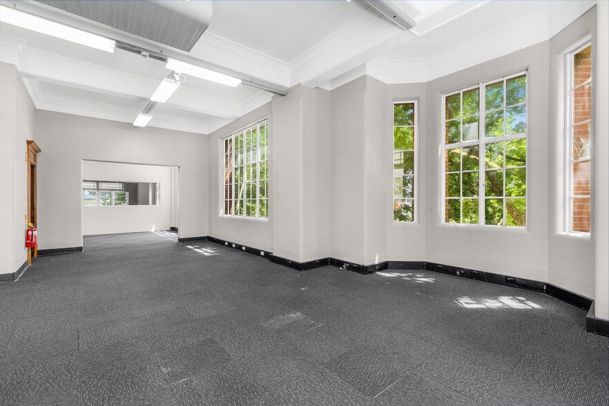 More Photos Of 593 Hunter St, Newcastle West Office For Lease