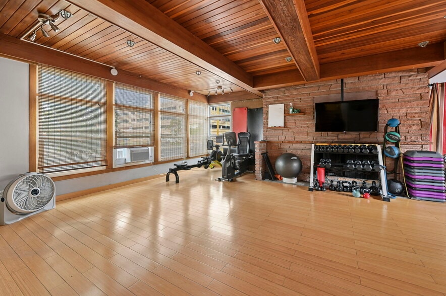 More Photos Of 2402 N Nevada Ave, Colorado Springs Freestanding For Sale