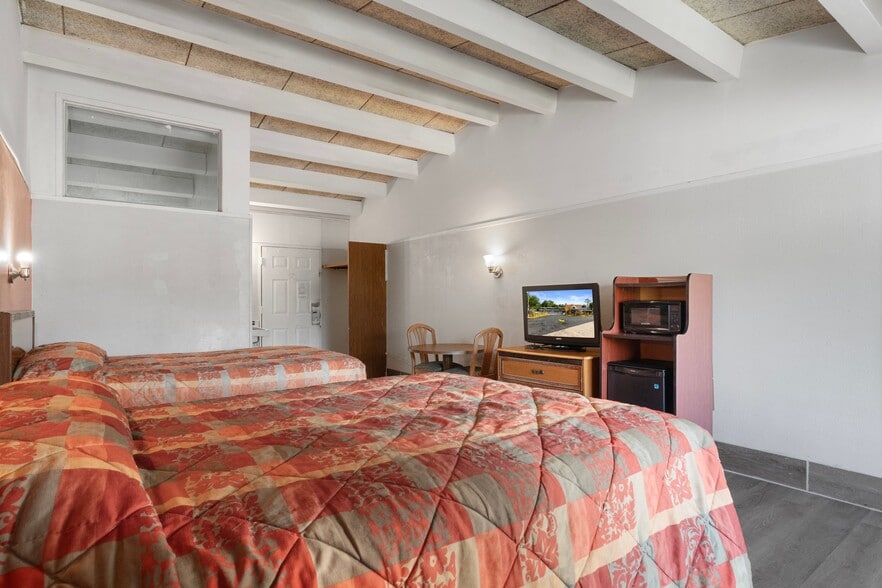 More Photos Of 5565 E Silver Springs Blvd, Silver Springs Hotel For Sale