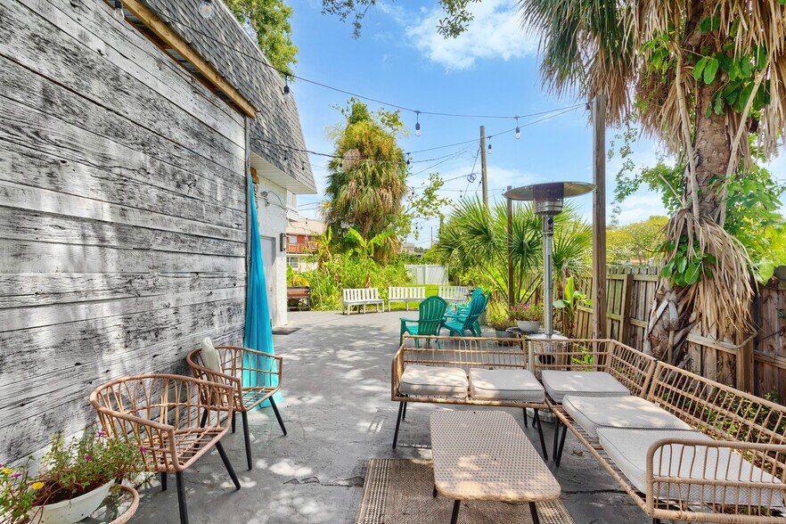 More Photos Of 2229-2233 Nursery Rd, Clearwater Loft Creative Space For Sale