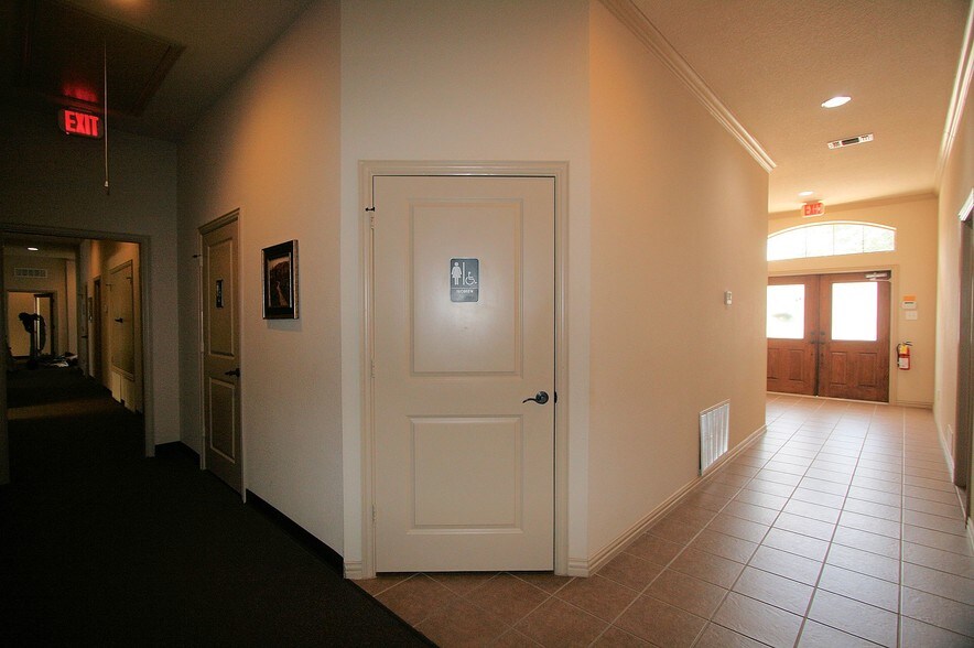 More Photos Of 200 S 14th St, Midlothian Medical For Sale