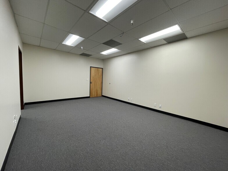More Photos Of 190 S Orchard Ave, Vacaville Office For Lease