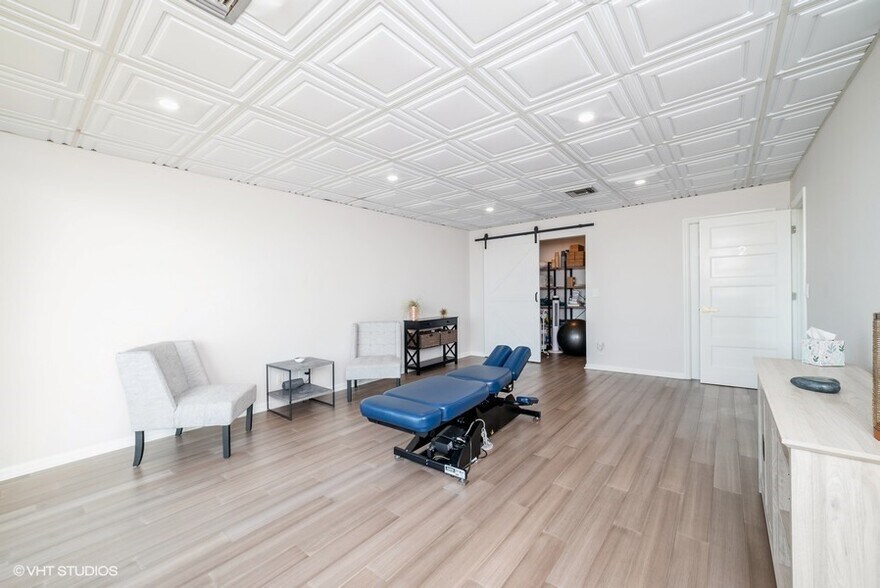 More Photos Of 2335 Tamiami Trl N, Naples Medical For Sale