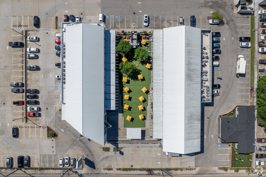 More Photos Of 1225 W 34th St, Houston Unknown For Lease