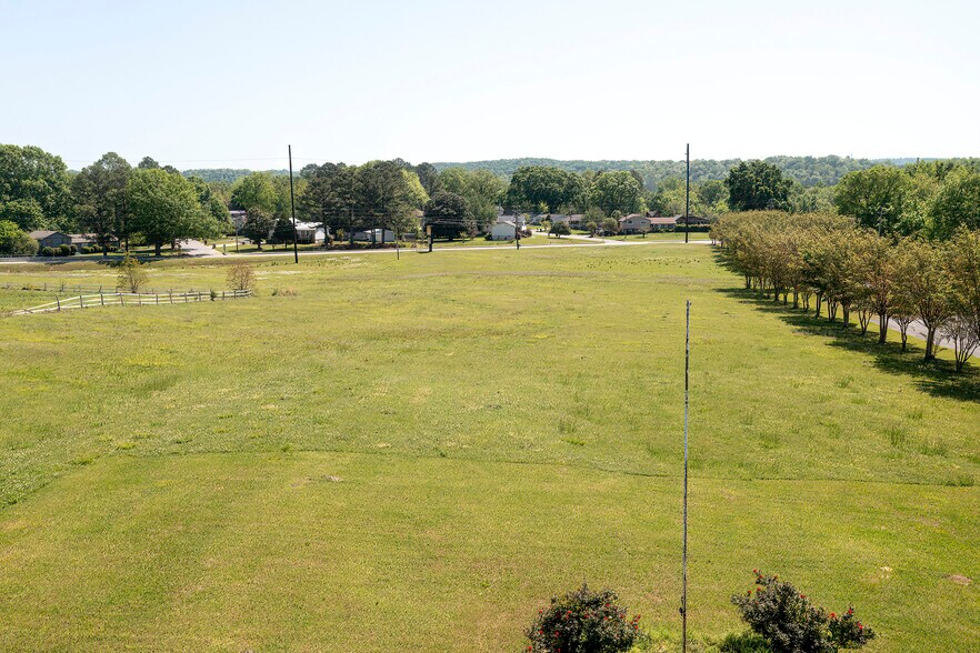 More Photos Of 419 Phillipians Blvd, Pelham Specialty For Sale