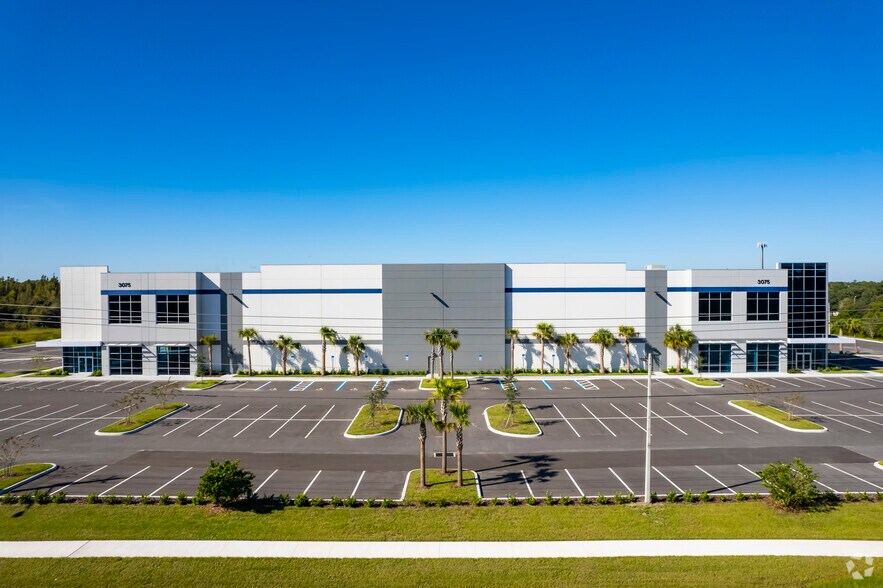 More Photos Of 3075 Whitten Rd, Lakeland Warehouse For Lease