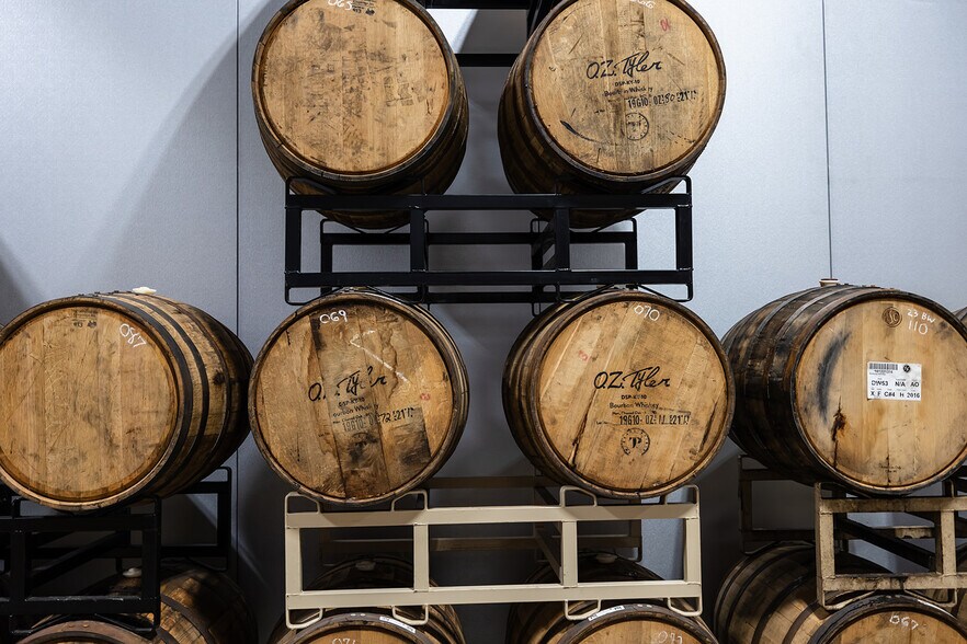 More Photos Of 110 Greenfield St, Wilmington General Retail For Sale