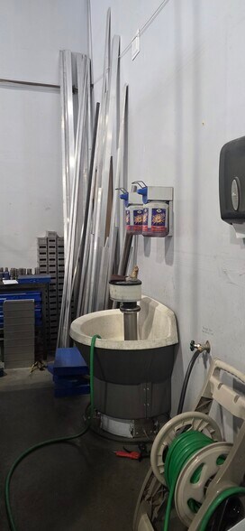 More Photos Of 3000 Airport Dr, Erie Light Manufacturing For Lease