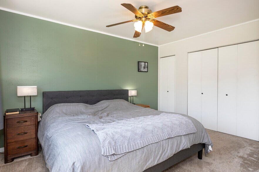 More Photos Of 6100 M-68 Hwy, Indian River Hotel For Sale