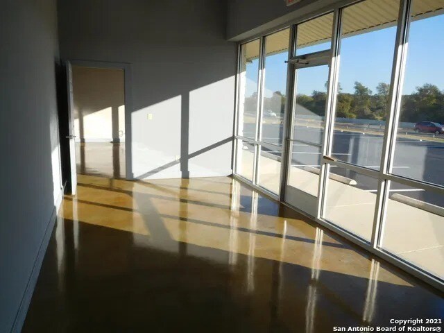 More Photos Of 8603 U.S. 281 N, Spring Branch Research And Development For Sale
