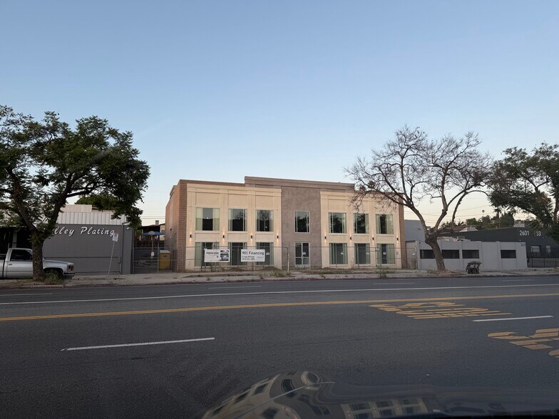 Primary Photo Of 2623 N San Fernando Rd, Los Angeles Warehouse For Sale