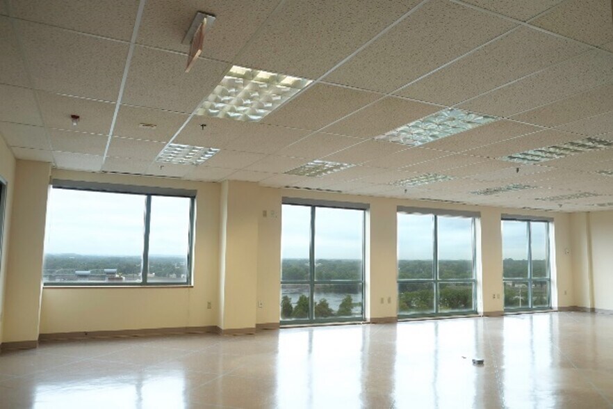 More Photos Of 50 W State St, Trenton Office For Lease