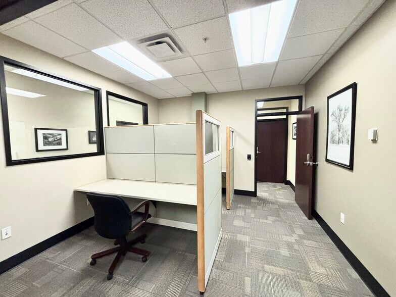 More Photos Of 1301 Poplar Dr, Medford Medical For Lease