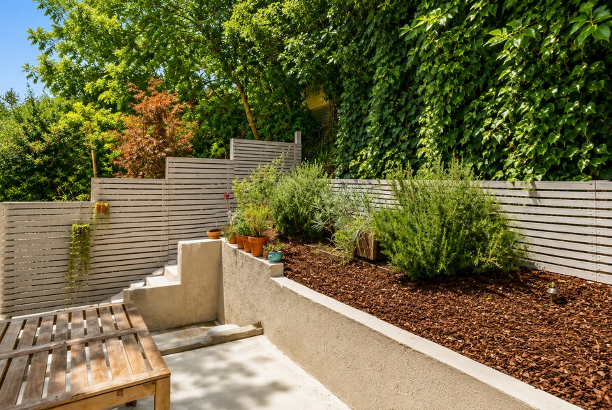 More Photos Of 832 Hyperion Ave, Los Angeles Apartments For Sale