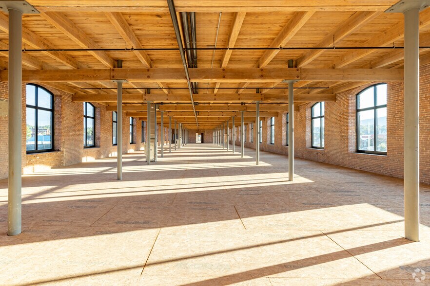 More Photos Of 2400 8th Ave, Altoona Office For Sale