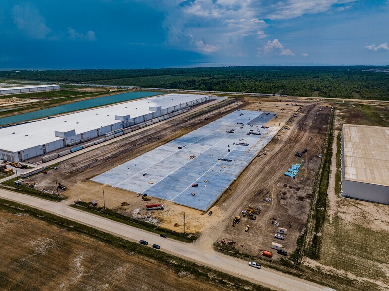 More Photos Of 6500 Nita Way, Baytown Distribution For Sale