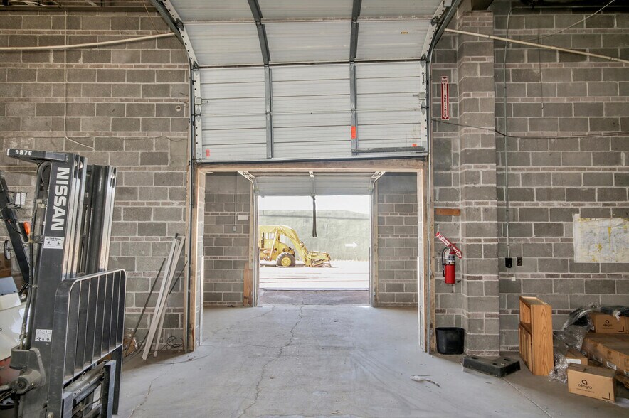 More Photos Of 901 E Morris St, Wichita Warehouse For Sale