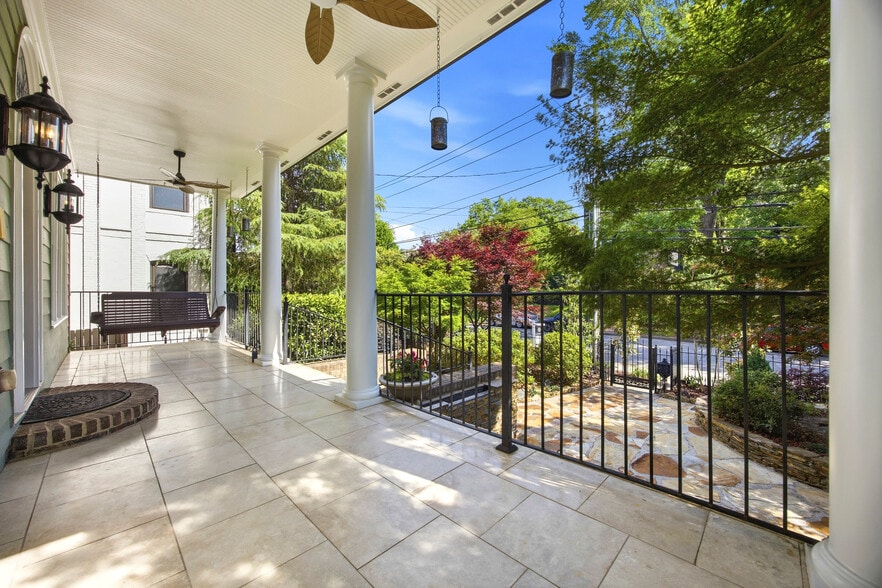 More Photos Of 574 East Ave NE, Atlanta Specialty For Sale