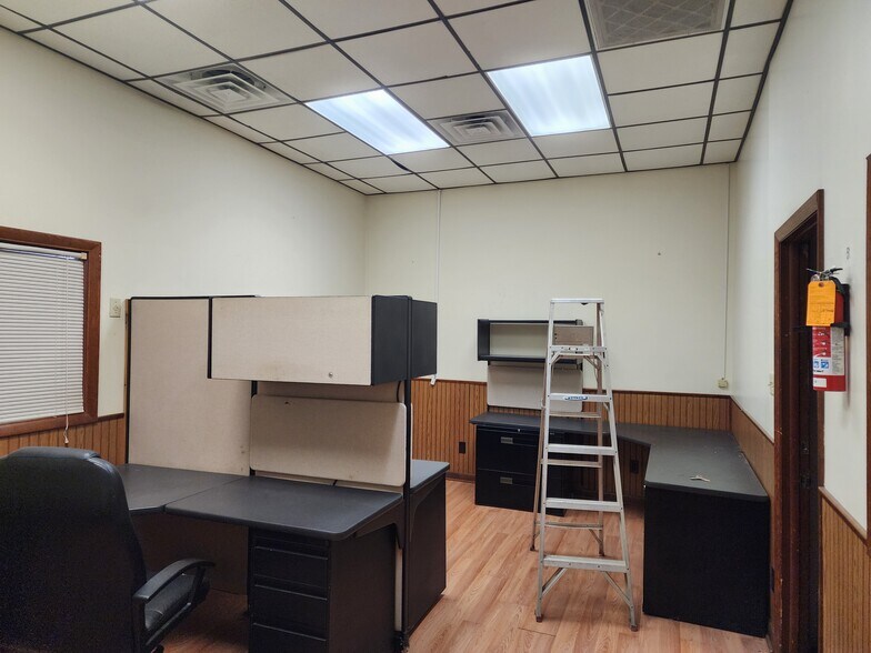 More Photos Of 75 Stark St, Hudson Manufacturing For Sale