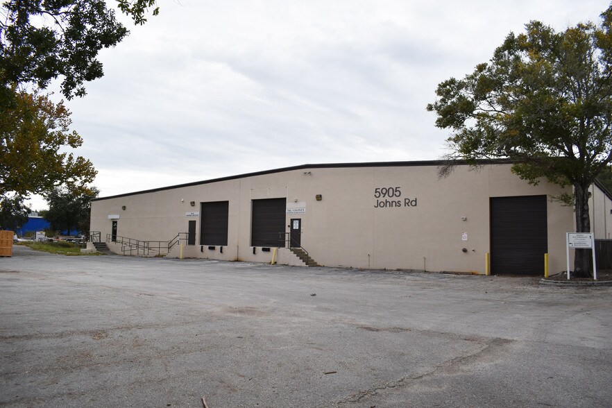 More Photos Of 5905 Johns Rd, Tampa Warehouse For Lease