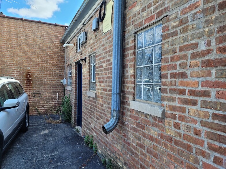 More Photos Of , Chicago General Retail For Sale