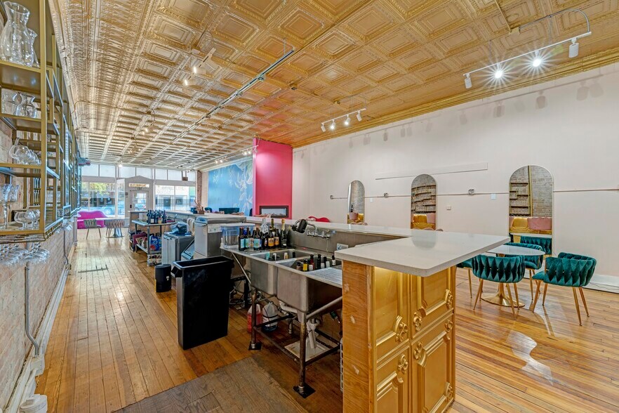 More Photos Of 122 W Main St, Florence Storefront For Sale