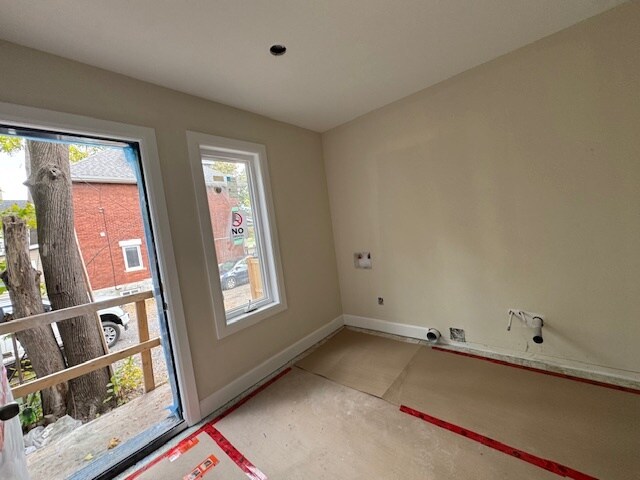 More Photos Of 9 Gwynne Av, Ottawa Apartments For Sale