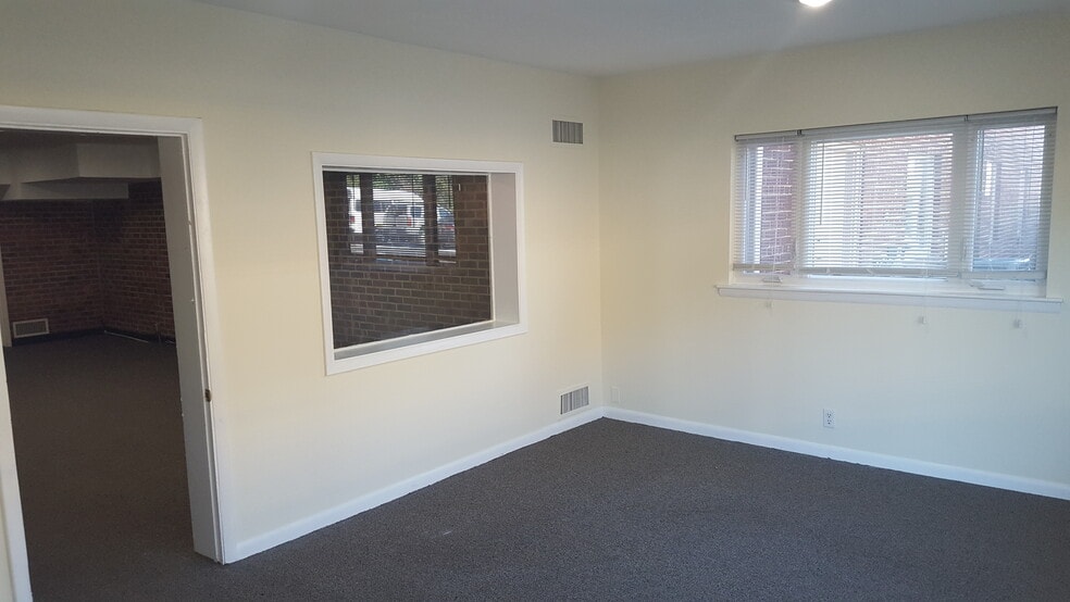 More Photos Of 7311 Highland St, Springfield Warehouse For Lease