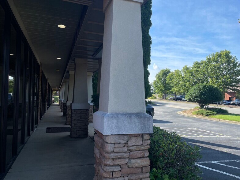 More Photos Of 4913 Summer Oak Dr, Buford Light Manufacturing For Lease