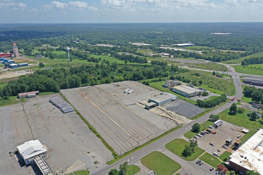 Primary Photo Of 406 Summit Rd, Eden Truck Terminal For Lease