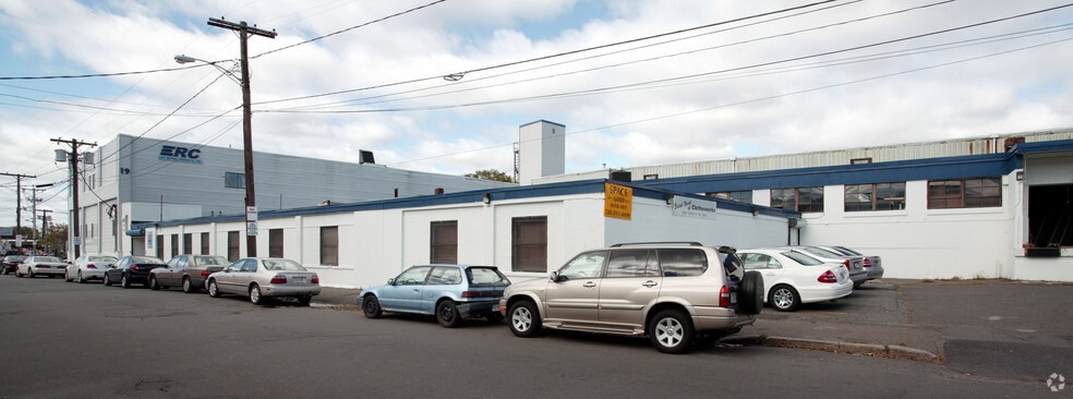 More Photos Of 19 Bennett St, Lynn Light Manufacturing For Lease