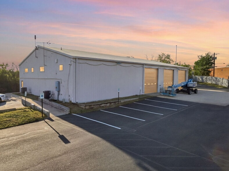 More Photos Of 4801 Stamp Rd, Marlow Heights Warehouse For Lease