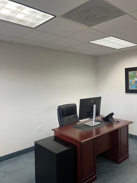More Photos Of 7329-7351 Hanover Pky, Greenbelt Office For Lease