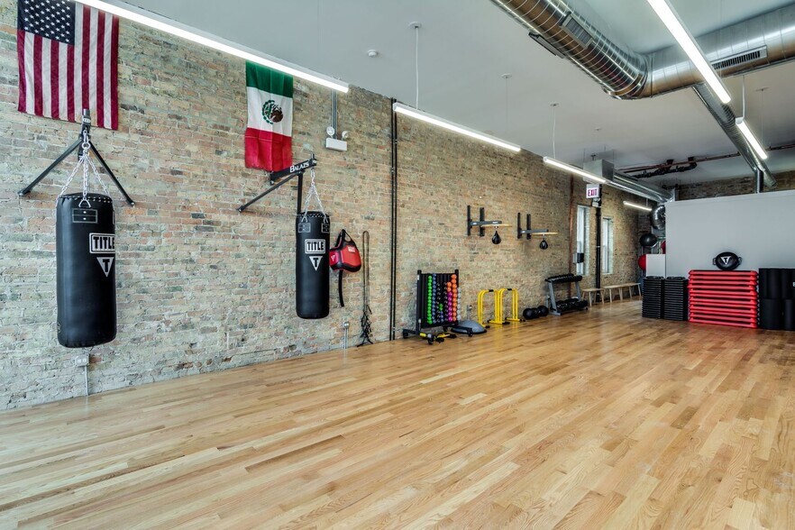 More Photos Of 965 W 18th St, Chicago Apartments For Sale