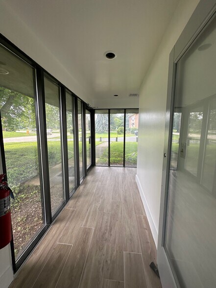 More Photos Of 711 N 1st St, Dekalb Office For Lease