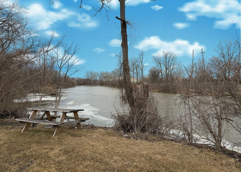 More Photos Of 1120 W Front St, Monroe Medical For Sale