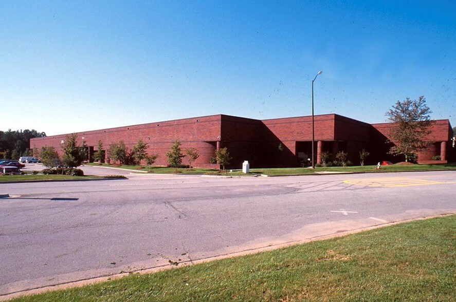 More Photos Of 7685 The Bluffs, Austell Warehouse For Lease