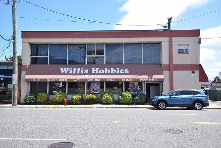 More Photos Of 300 Willis Ave, Mineola Storefront Retail Office For Lease