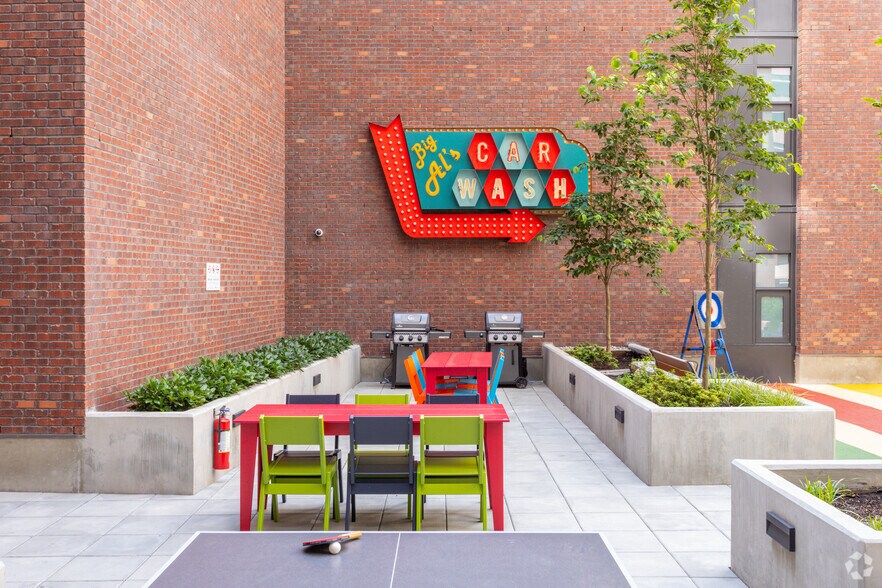 More Photos Of 1700 Blanshard St, Victoria Apartments For Lease