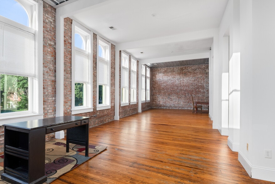 More Photos Of 107-109 W Pleasant Ave, Covington Loft Creative Space For Sale