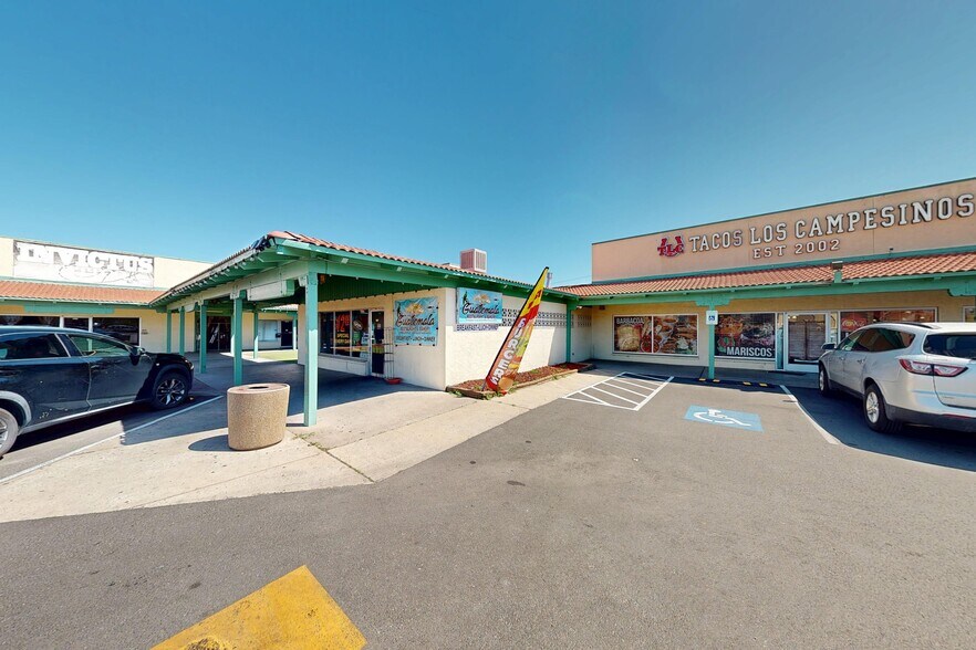 More Photos Of 1535-1609 Vassar St, Reno Storefront For Sale