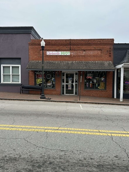 More Photos Of 1317 Washington St, Clarkesville Storefront For Sale